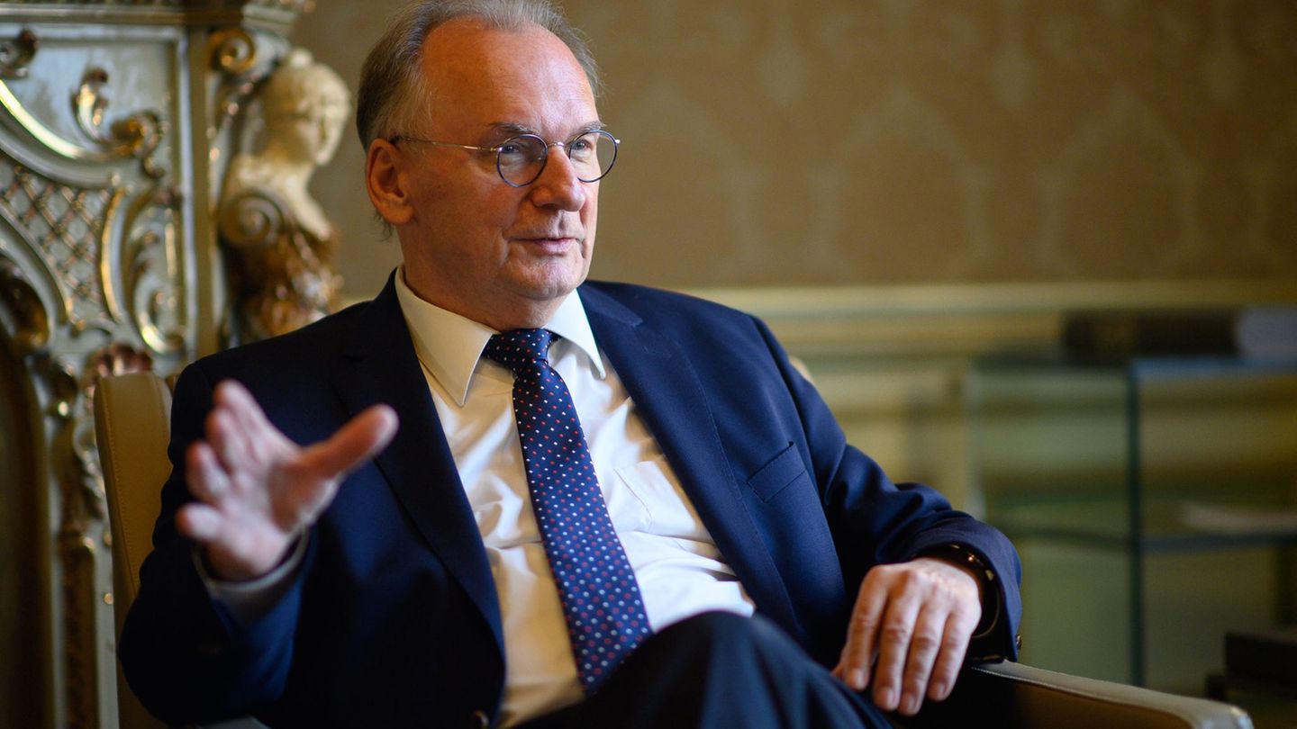 "Der Staat kann nicht allein Werte generieren, das muss aus der Gesellschaft kommen", sagt Sachsen-Anhalts Ministerpräsident Rei