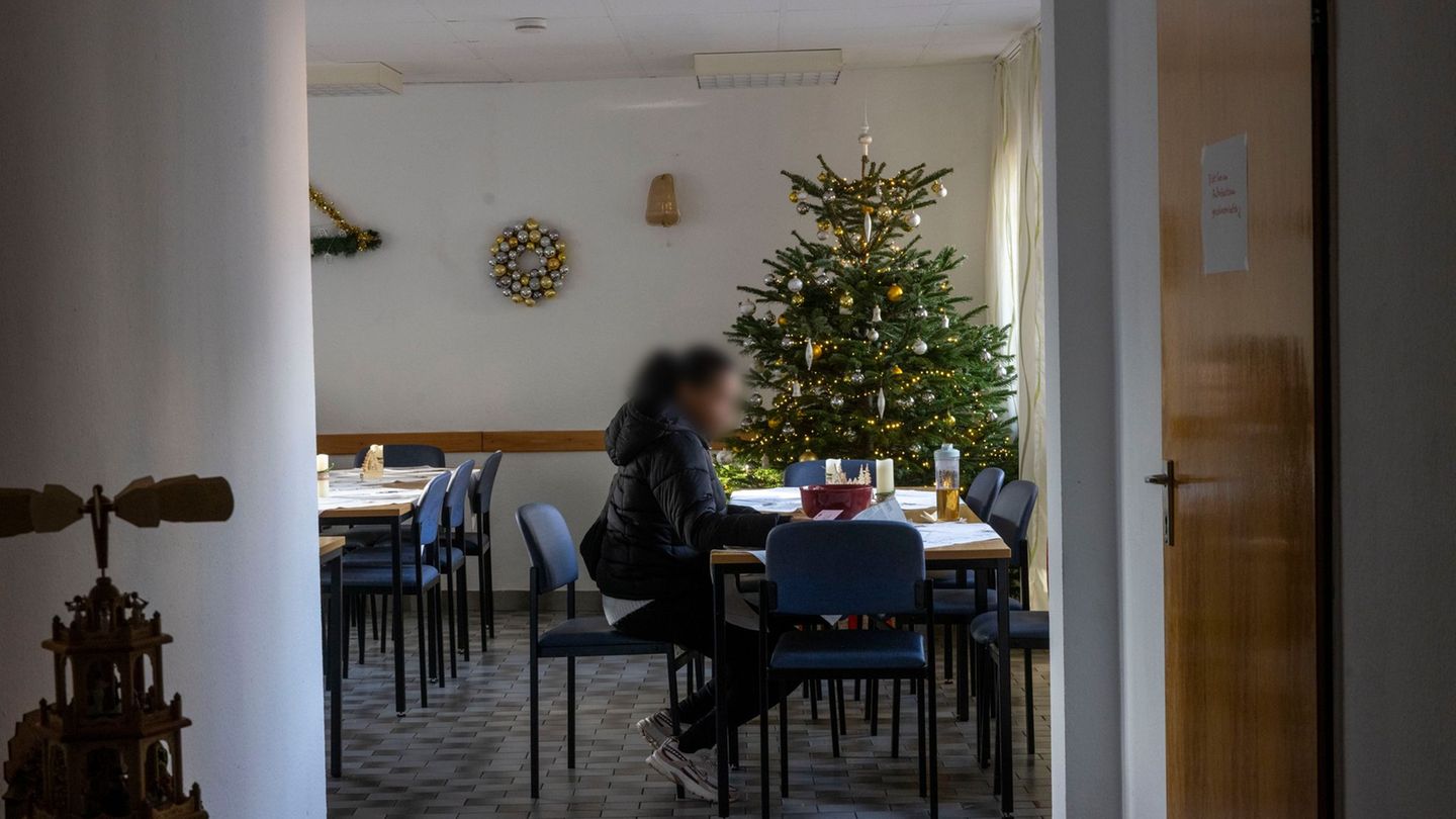 Saskia war als Alleinerziehende irgendwann "mit der Kraft am Ende", flog aus ihrer Wohnung. Nun hofft sie auf einen Neuanfang. F