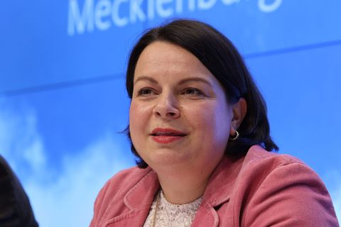 MV-Gesundheitsministerin Stefanie Drese dankt den Beschäftigten im Gesundheits- und Sozialwesen, die an den Feiertagen im Dienst
