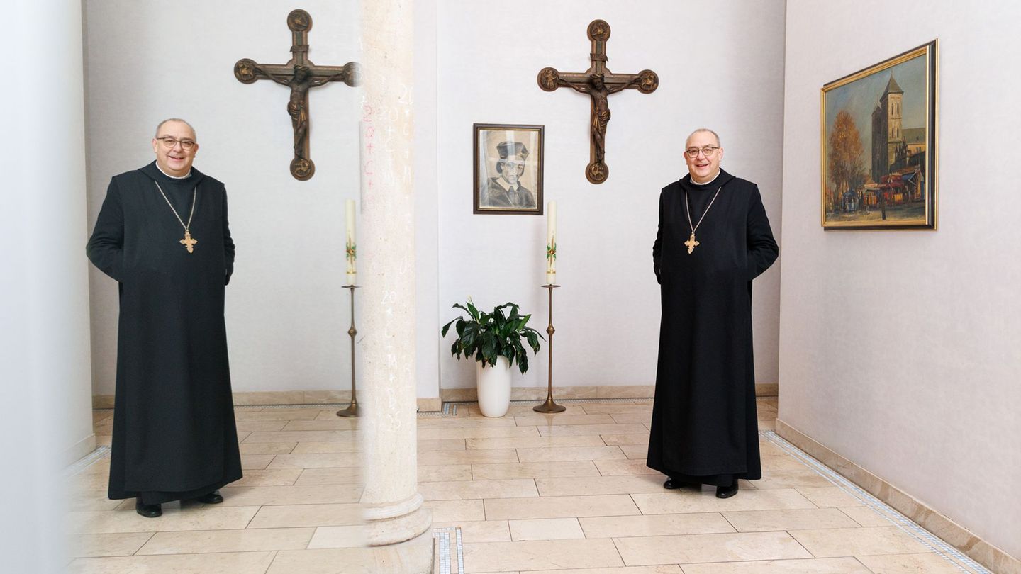 Der katholische Bischof von Osnabrück, Dominicus Meier, will stärker auf Kooperationen setzen. (Archivbild) Foto: Friso Gentsch/