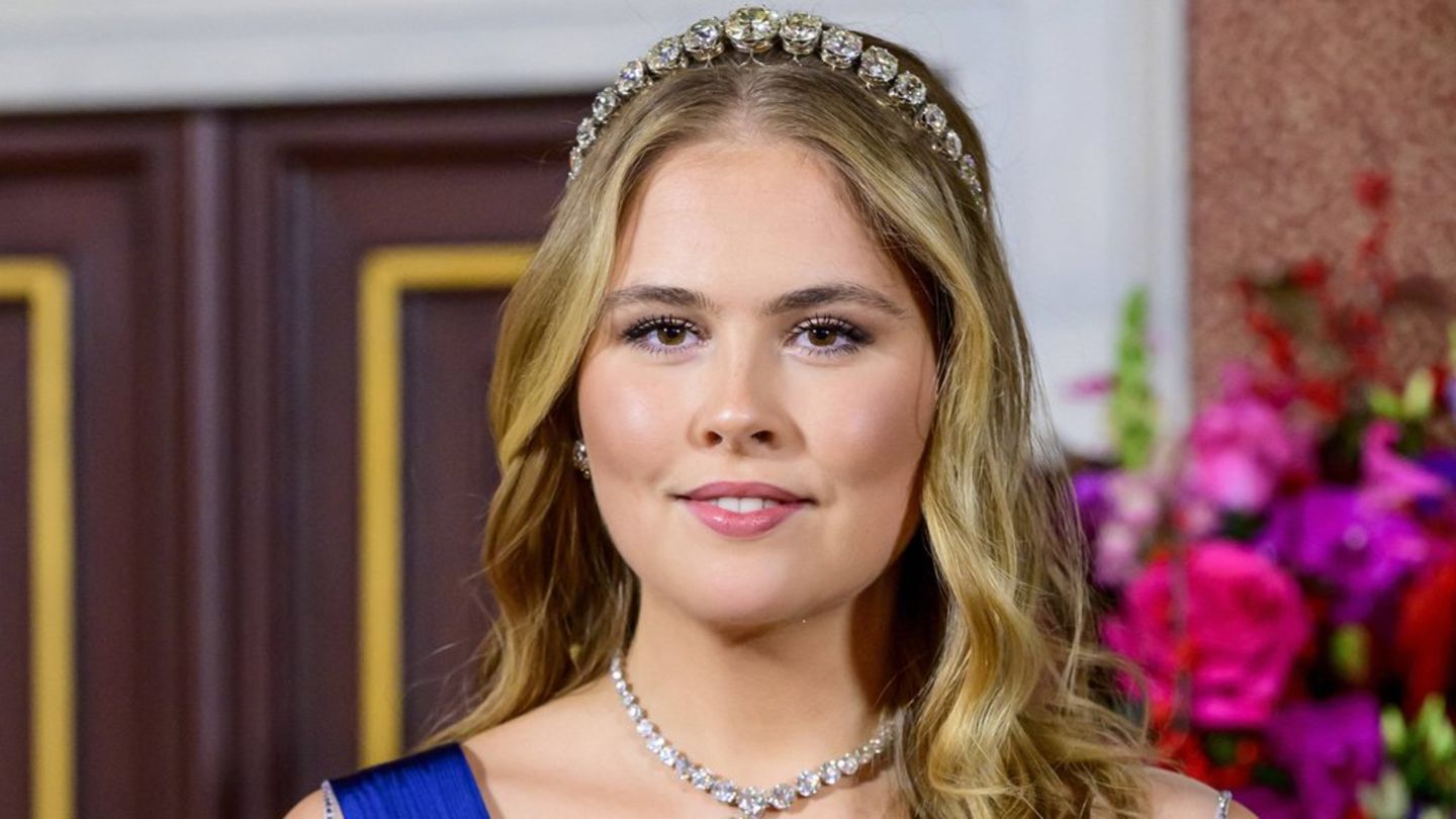 Royale-Weihnachtskarte-Prinzessin-Amalia-steht-im-Fokus