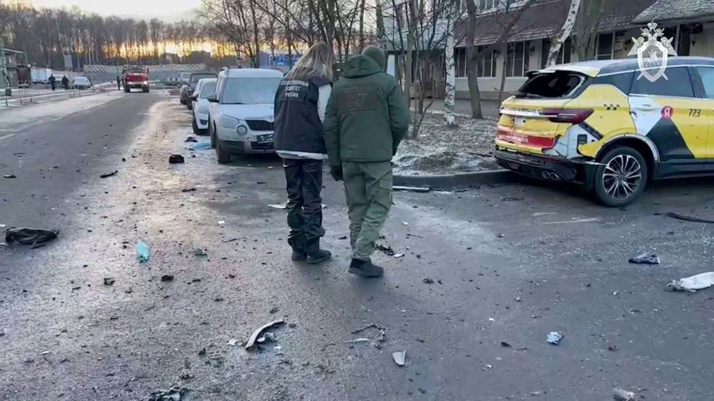 Ermittlungen am Ort der Explosion in Moskau