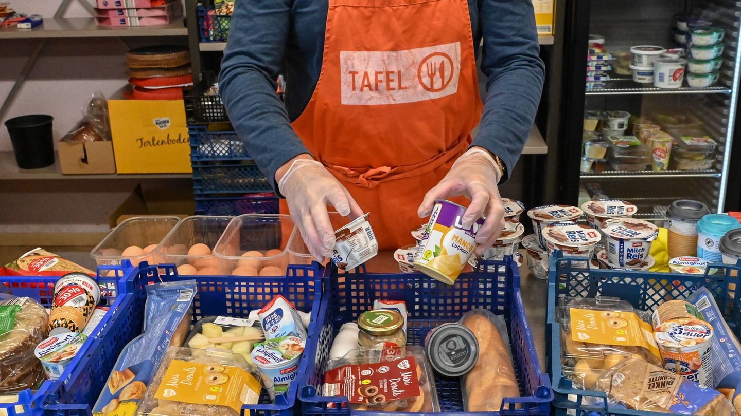 Die Tafeln in Brandenburg sind seit Jahren gut gefüllt. (Archivbild) Foto: Patrick Pleul/dpa