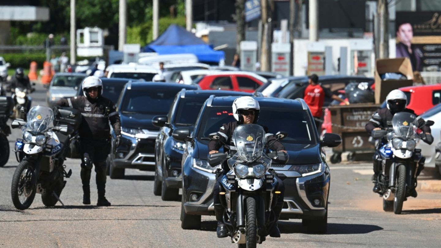 Bolsonaros Fahrzeug-Konvoi in Brasília