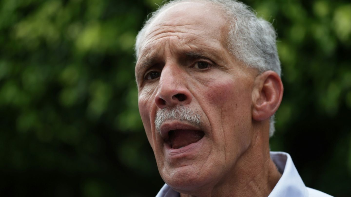 Nasry Asfura bei seiner Stimmabgabe am 30. November