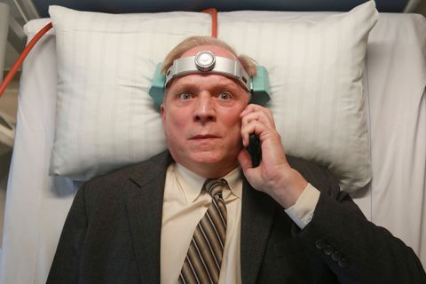 Felix Murot (Ulrich Tukur) verbindet in seinem 14. Fall zwei der beliebtesten Themen seiner etwas anderen Krimireihe miteinander: Traumwelten und verrückte Maschinen. Um ein vermisstes Kind zu finden, wird das Unterbewusstsein des Kommissars mit der einzigen Person zusammengeschaltet, die den Aufenthaltsort des Fünfjährigen kennt.