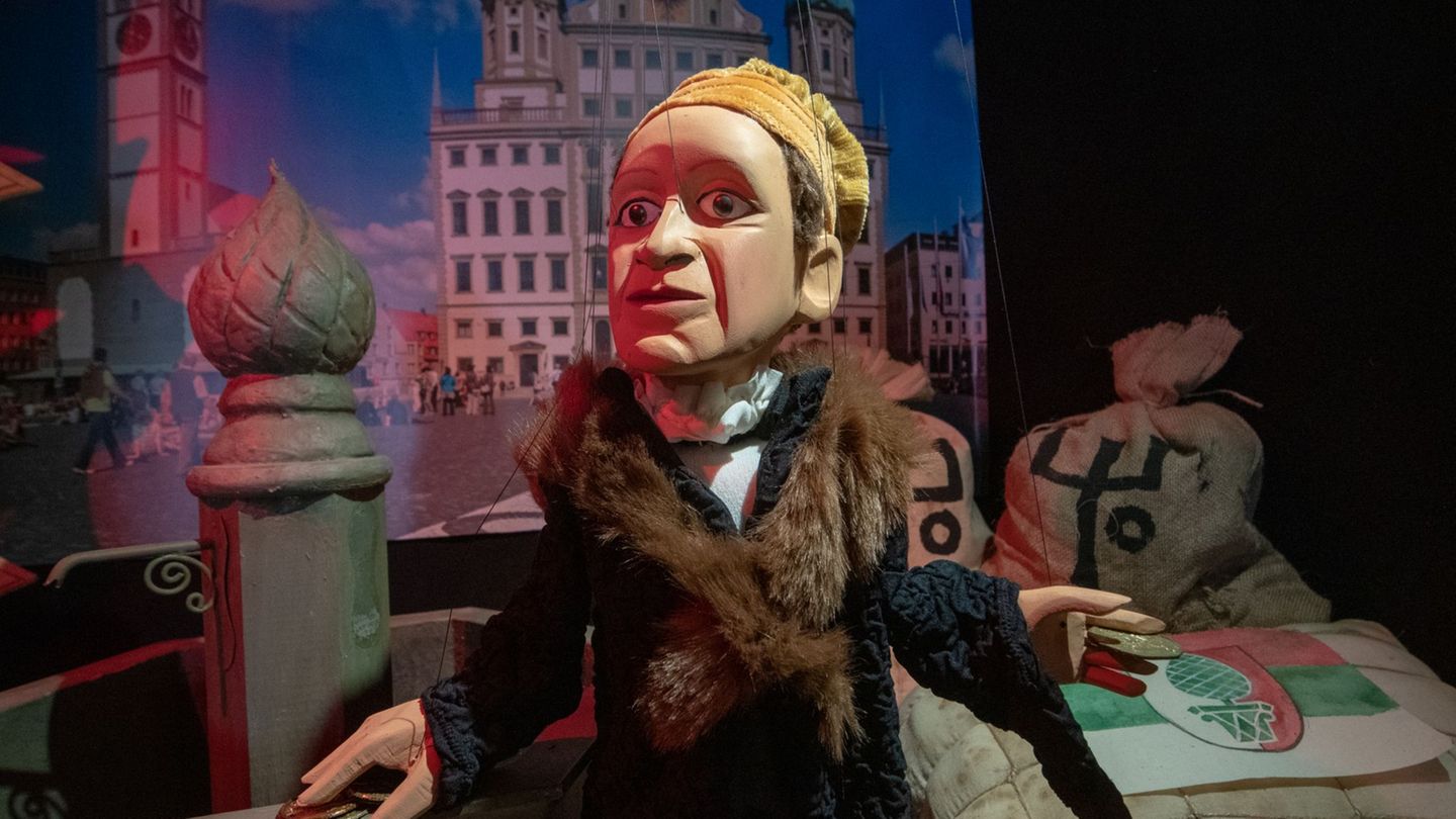 Auch das berühmte Marionettentheater Augsburger Puppenkiste hat Jakob Fugger als Darsteller am Faden im Repertoire. (Archivbild)