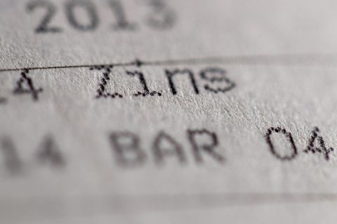 Der Abwärtstrend ist gestoppt, aber die Inflation schlagen Sparerinnen und Sparer mit Fest- und Tagesgeldangeboten nach wie vor