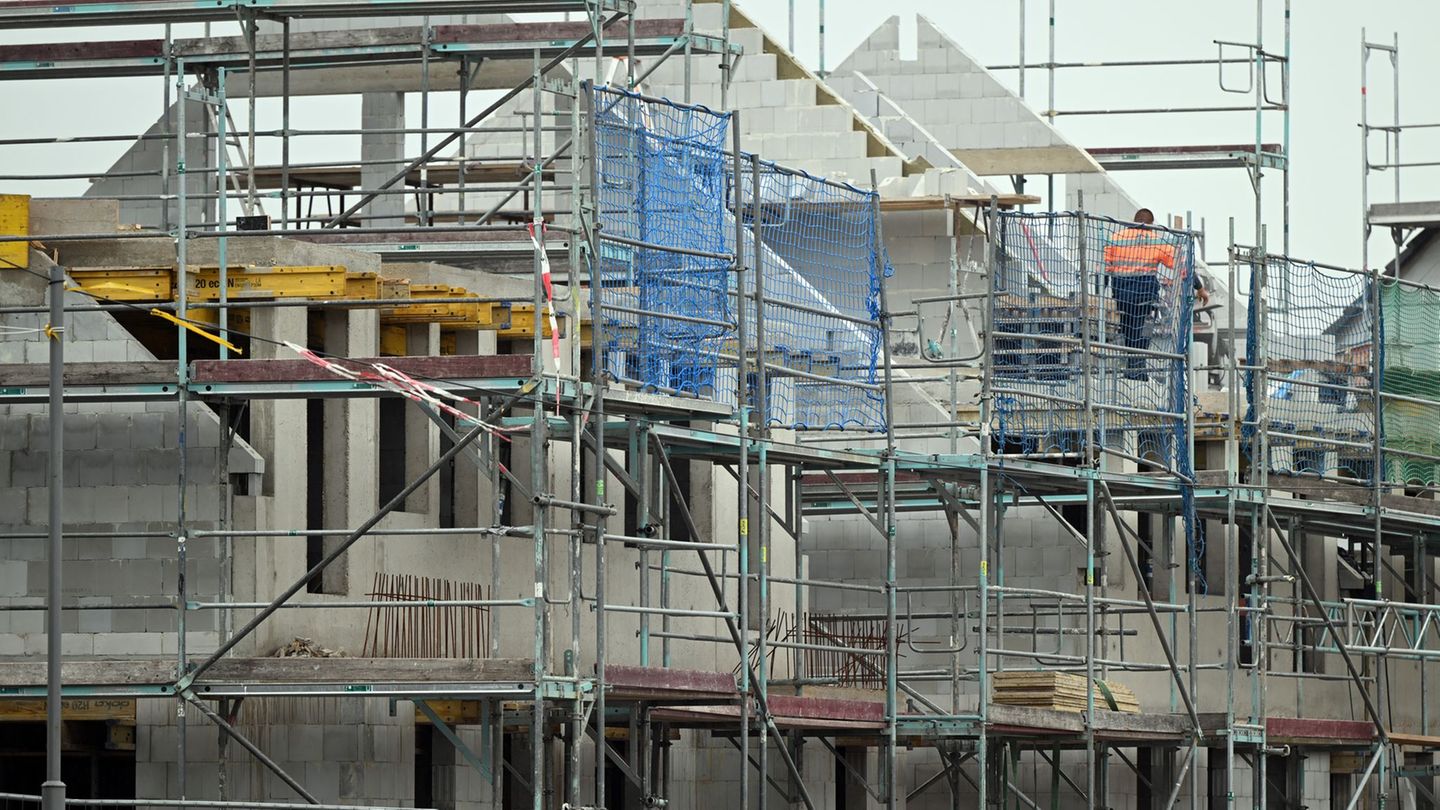 Insgesamt bleibt die Lage auf dem Mietwohnungsmarkt in NRW angespannt, sagt die NRW.Bank. In den nächsten Jahren sieht die Förde