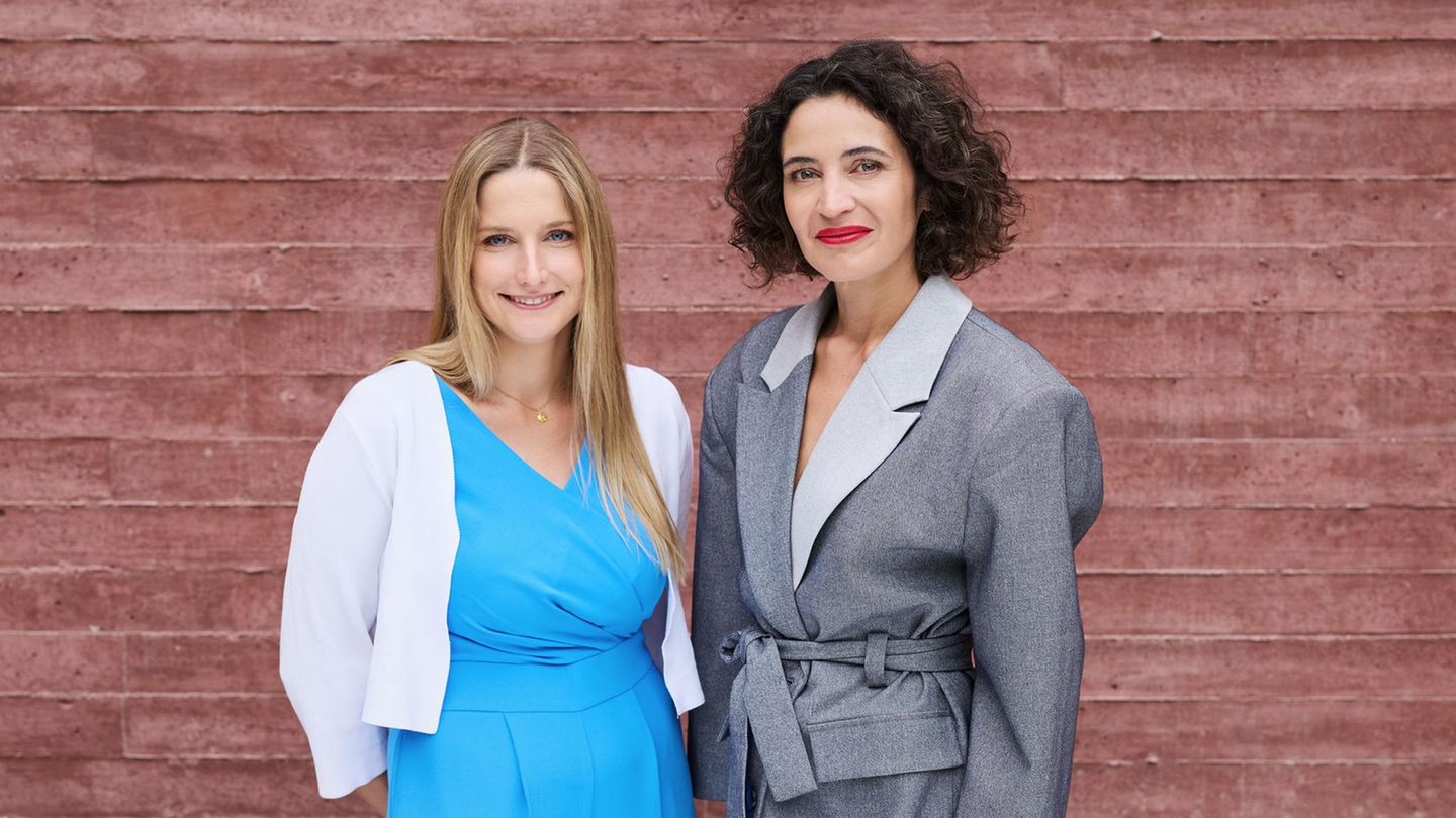 Josephine Ballon (l.) und Anna-Lena von Hodenberg (r.), Geschäftsführerinnen der Organisation HateAid