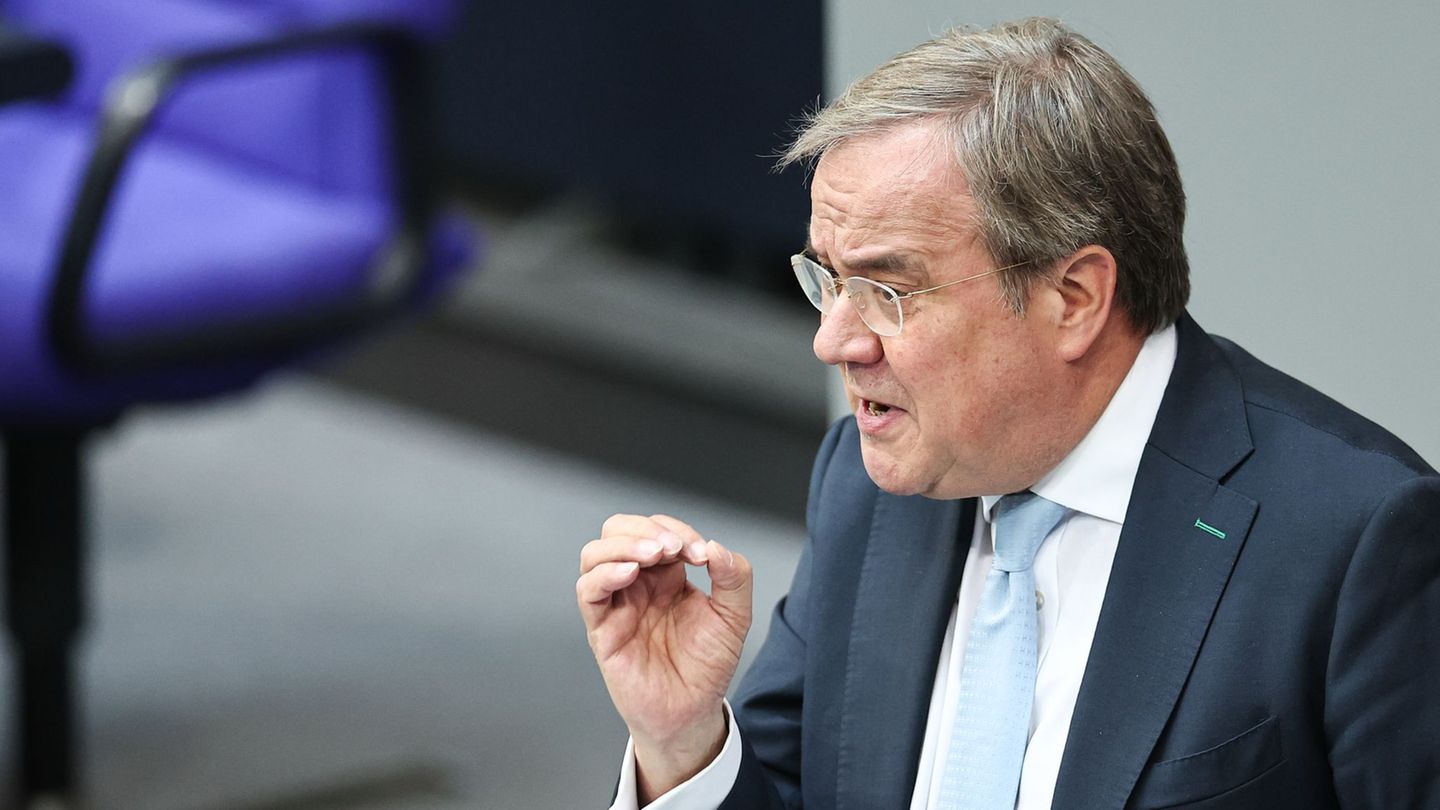 Armin Laschet, CDU, Vorsitzender des Auswärtigen Ausschusses des Bundestages, fordert eine deutsch-französische Initiative für V