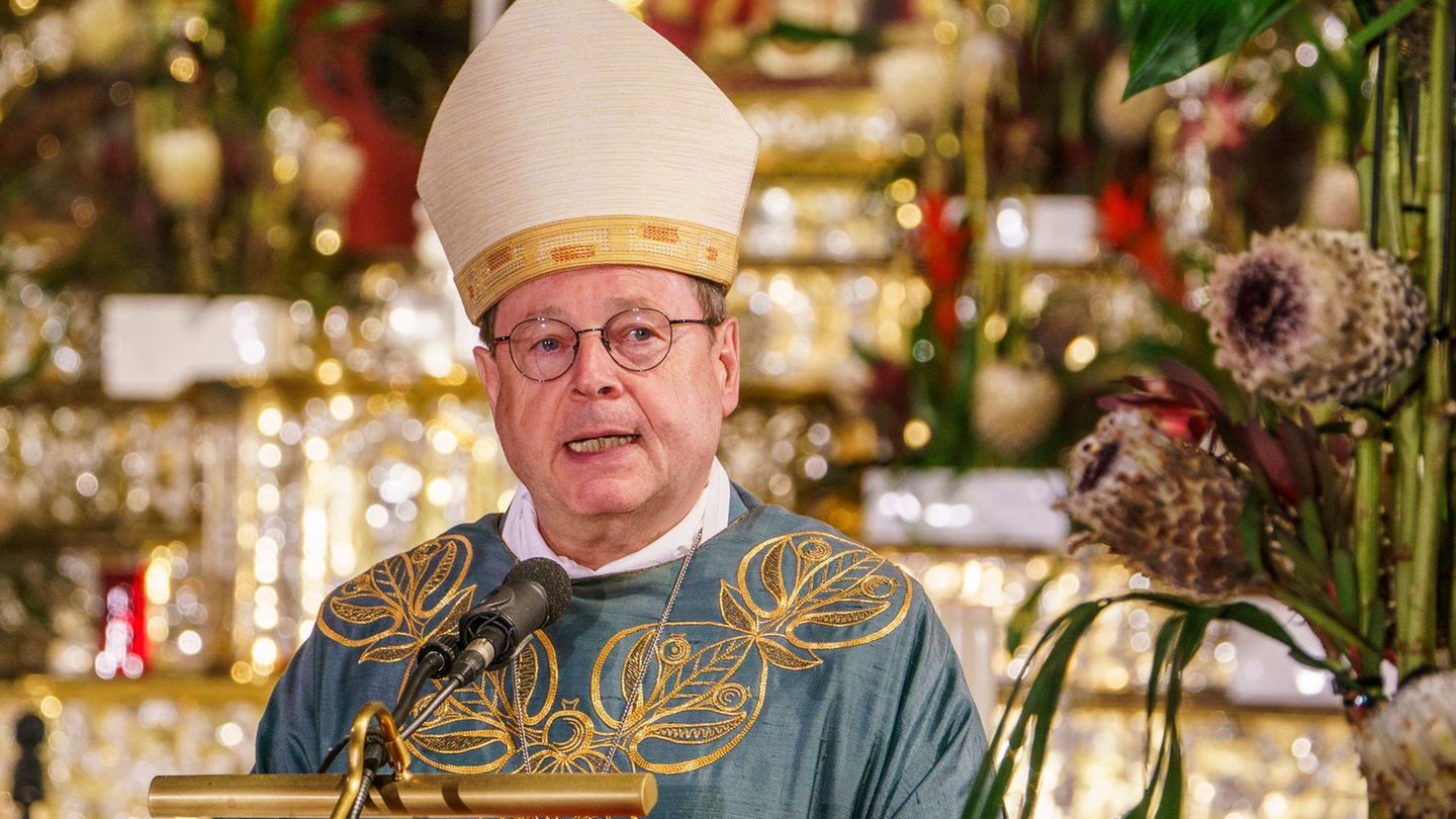 Der Vorsitzende der Deutschen Bischofskonferenz, Georg Bätzing, warnt in seiner Weihnachtspredigt vor "egoistischem Nationalismu