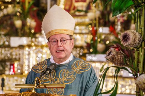 Der Vorsitzende der Deutschen Bischofskonferenz, Georg Bätzing, warnt in seiner Weihnachtspredigt vor "egoistischem Nationalismu