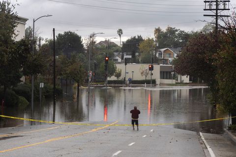 Schwere Unwetter sorgen im Süden Kaliforniens für Überschwemmungen. Foto: Matthew Hoen/ZUMA Press Wire/dpa