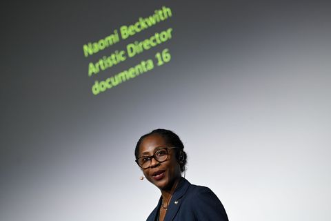 Trotz verkürzter Vorbereitungszeit sieht sich das Team der documenta 16 um Naomi Beckwith auf Kurs. (Archivbild) Foto: Uwe Zucch