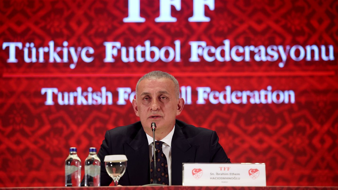 Hat Grund zur Sorge: Ibrahim Haciosmanoglu, Präsident des türkischen Fußballverbands. Foto: Samet Yalcin/DIA Photo/AP/dpa