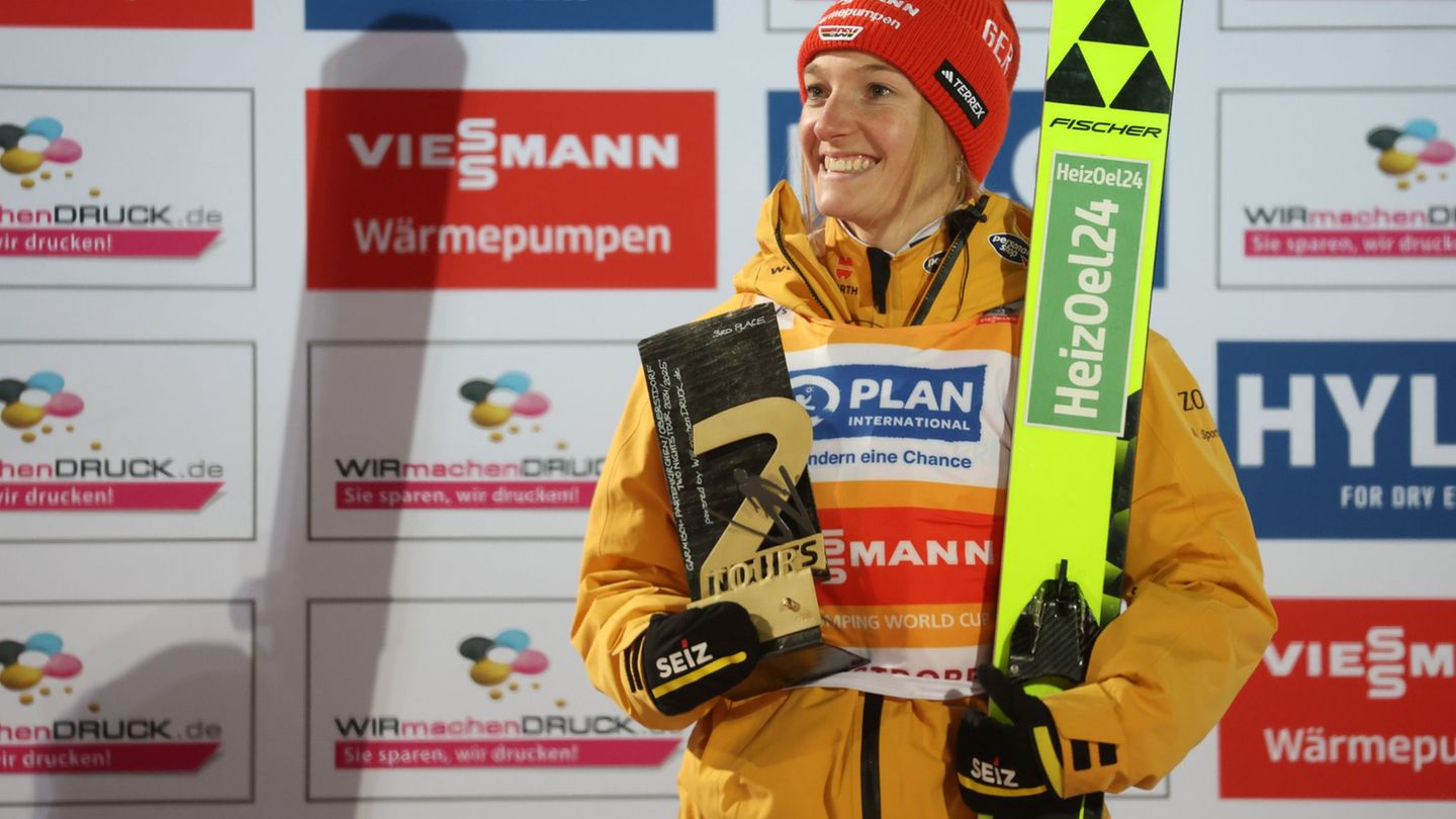 Wartet schon lange auf die Tournee: Katharina Schmid. (Archivbild) Foto: Karl-Josef Hildenbrand/dpa