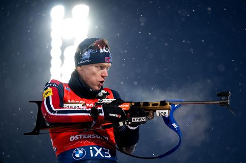 Sivert Guttorm Bakken aus Norwegen beim IBU-Weltcup am 7. Dezember 2025 in Östersund