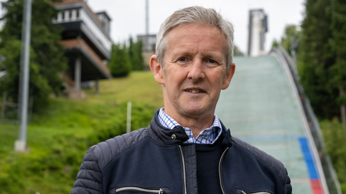 Weißflog spricht über die Tricksereien im Skispringen. Foto: Hendrik Schmidt/dpa