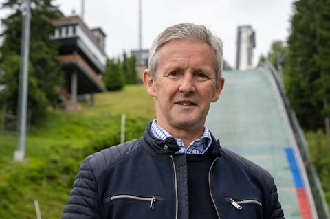 Weißflog spricht über die Tricksereien im Skispringen. Foto: Hendrik Schmidt/dpa