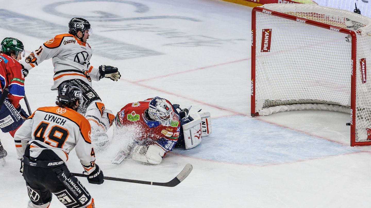 Deutsche Eishockey Liga: Eisbären Berlin verlieren mit 1:2 gegen Wolfsburg