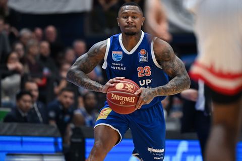 Trotz der 30 Punkte von Charles Callison verlor der MBC das mitteldeutsche Derby gegen Chemnitz. Foto: Hendrik Schmidt/dpa