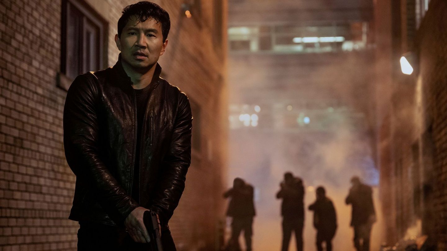 "Shang Chi and the Legend of the Ten Rings"-Star Simu Liu ist der Hauptdarsteller in der neuen Sci-Fi-Thrillerserie "The Copenhagen Test".
