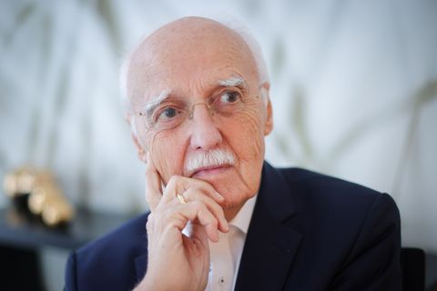 Überraschend viele Deutsche blicken mit Optimismus auf das neue Jahr, findet der Hamburger Zukunftsforscher Horst Opaschowski. (