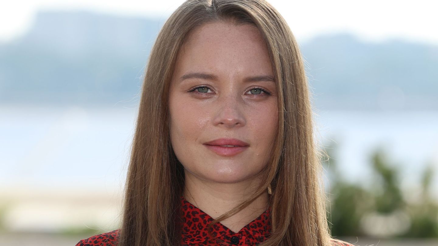 "Ich bin aus Prenzlauer Berg, deswegen ist der Ku'damm eine Weltreise für mich": Sonja Gerhardt (2025 in Cannes) gehört auch in "Ku'Damm 77" zu den Stars.