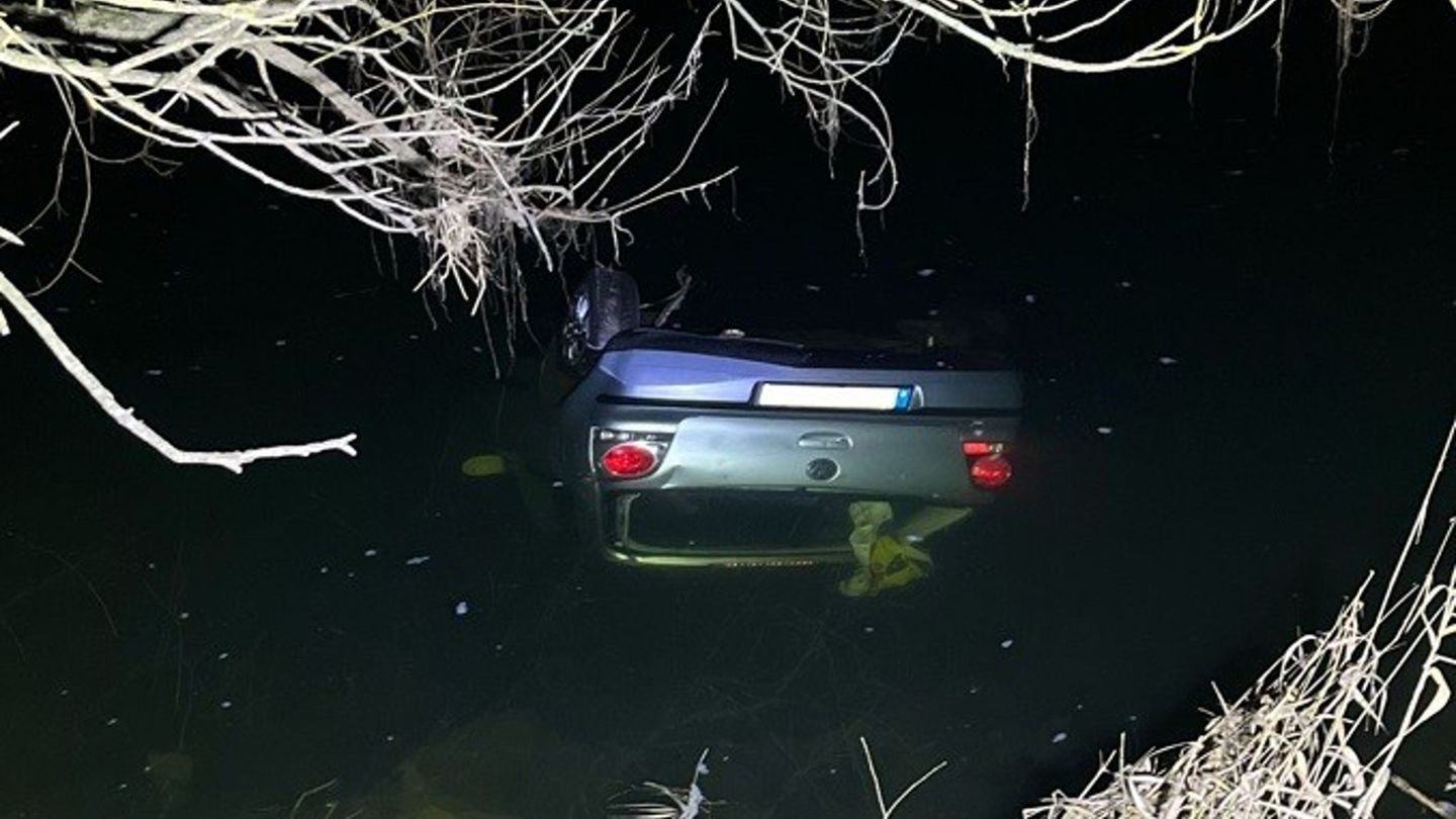 Die vier jungen Menschen kamen leicht verletzt ins Krankenhaus. Foto: ---/ Polizei Lichtenfels/dpa