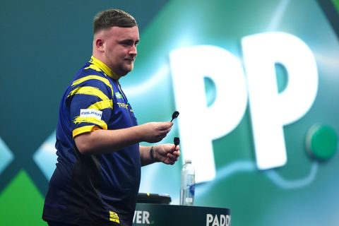 Luke Littler musste sich als Kind einer Operation an den Augen unterziehen. (Archivbild) Foto: Bradley Collyer/PA Wire/dpa