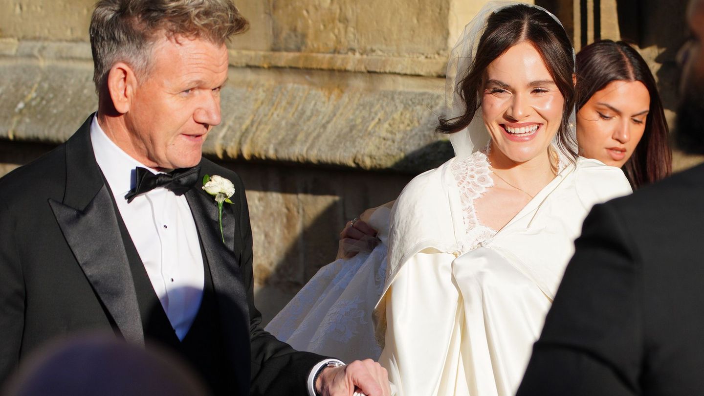 Der Starkoch hat sich am Hochzeitstag seiner Tochter als stolzer Papa präsentiert. Foto: Ben Birchall/PA Wire/dpa