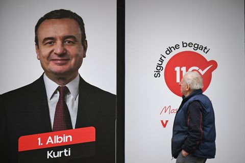 Wahlplakat für Regierungschef Kurti