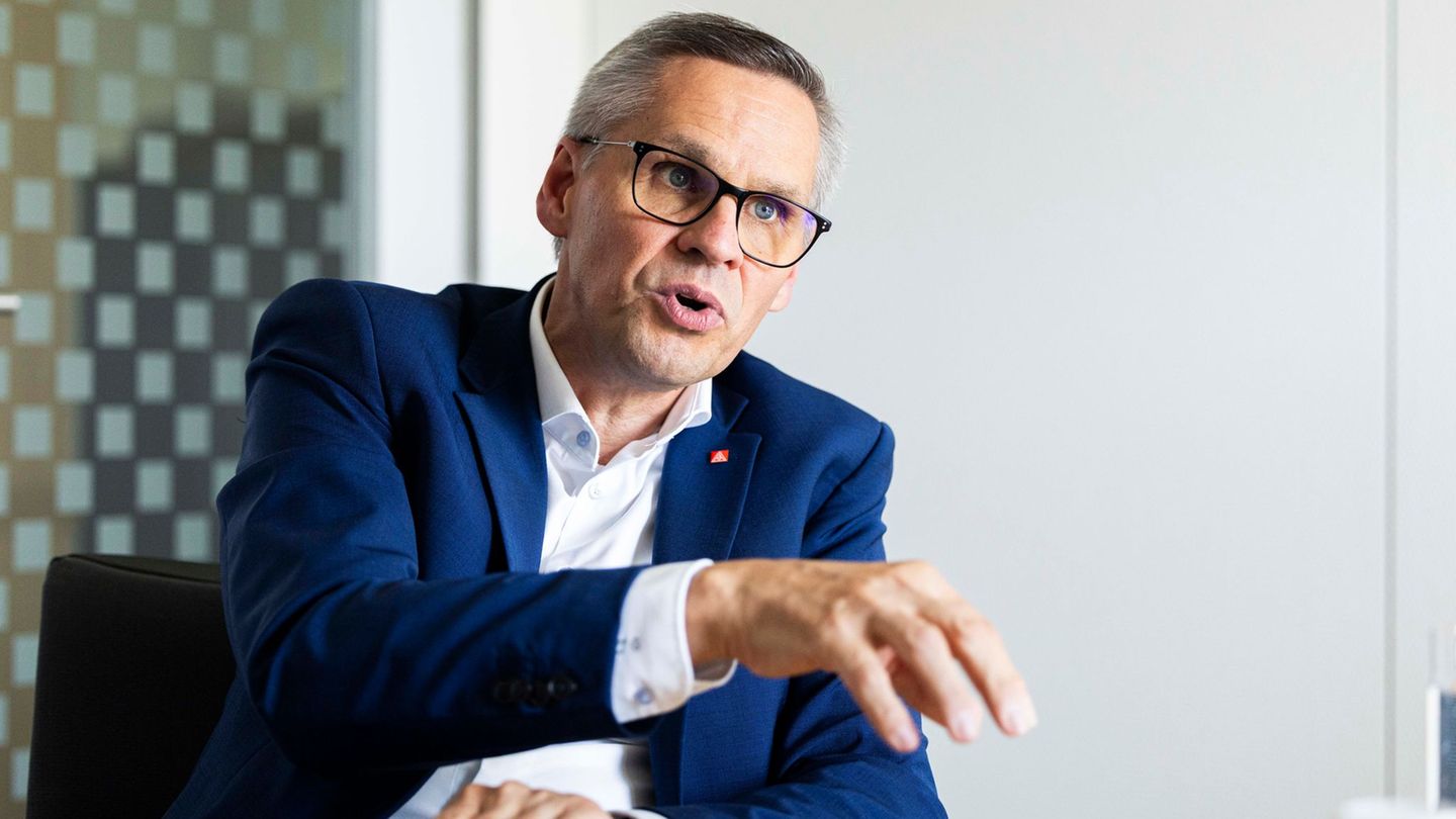 Thorsten Gröger, Bezirksleiter der IG Metall in Niedersachsen und Sachsen-Anhalt: "Natürlich schadet eine zu lange Debatte." (Ar