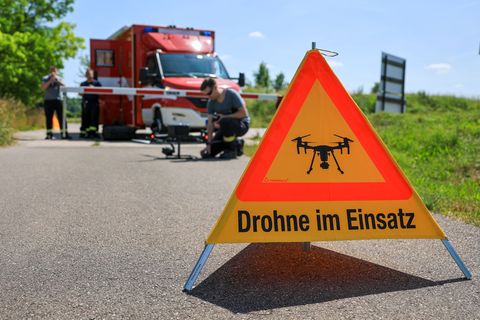 Aufwendig, aber erfolglos wurde im Juni im Süden Sachsen-Anhalts nach einem möglichen Puma gesucht. (Archivbild) Foto: Jan Woita