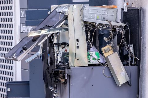Zu Höchstzeiten wurden in MV bis zu zwölf Geldautomaten jährlich gesprengt. (Archivbild) Foto: Jens Büttner/dpa