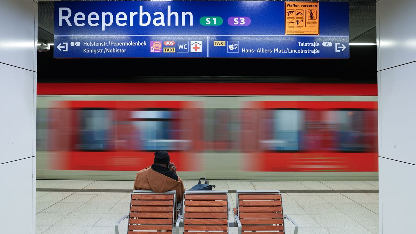 Beleidigungen bis hin zu Todesdrohungen wurden einem per Haftbefehl gesuchten Mann in Hamburg zum Verhängnis. (Archivbild) Foto:
