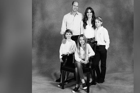 Prinz William, Prinzessin Kate, Prinz George, Prinzessin Charlotte und Prinz Louis - auf einem Porträt von Josh Shinner, das z