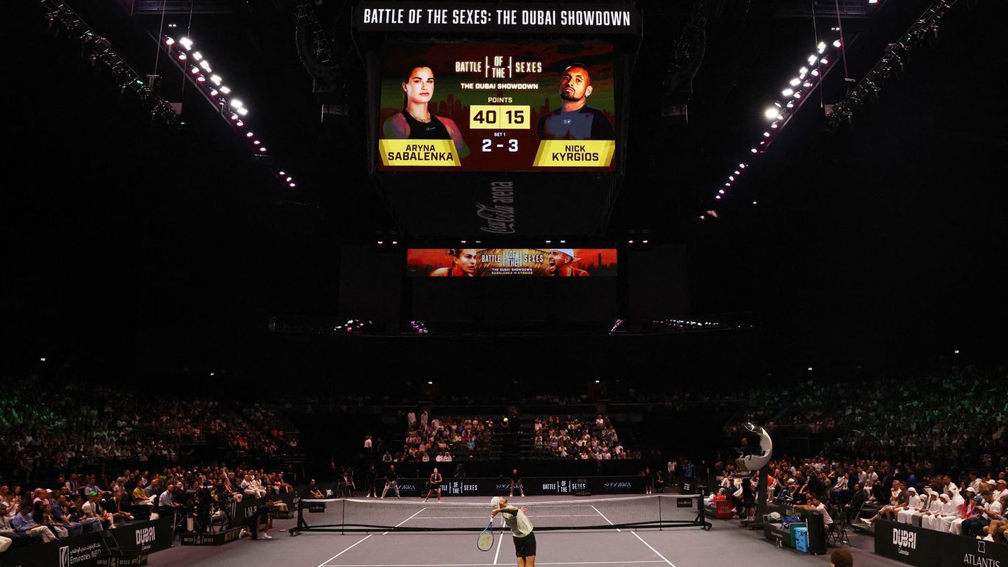 Show-Match in Dubai: Tennis-Duell der Geschlechter: Kyrgios schlägt Sabalenka