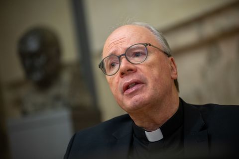Vor allem die individuelle Aufarbeitung von Missbrauch geht noch lange weiter, meint der Trierer Bischof. (Archivbild) Foto: Har