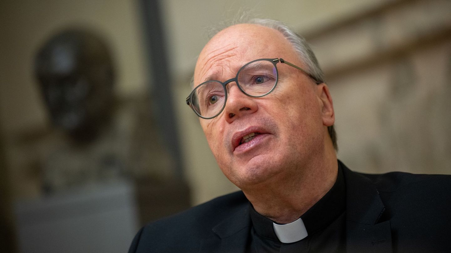 Vor allem die individuelle Aufarbeitung von Missbrauch geht noch lange weiter, meint der Trierer Bischof. (Archivbild) Foto: Har
