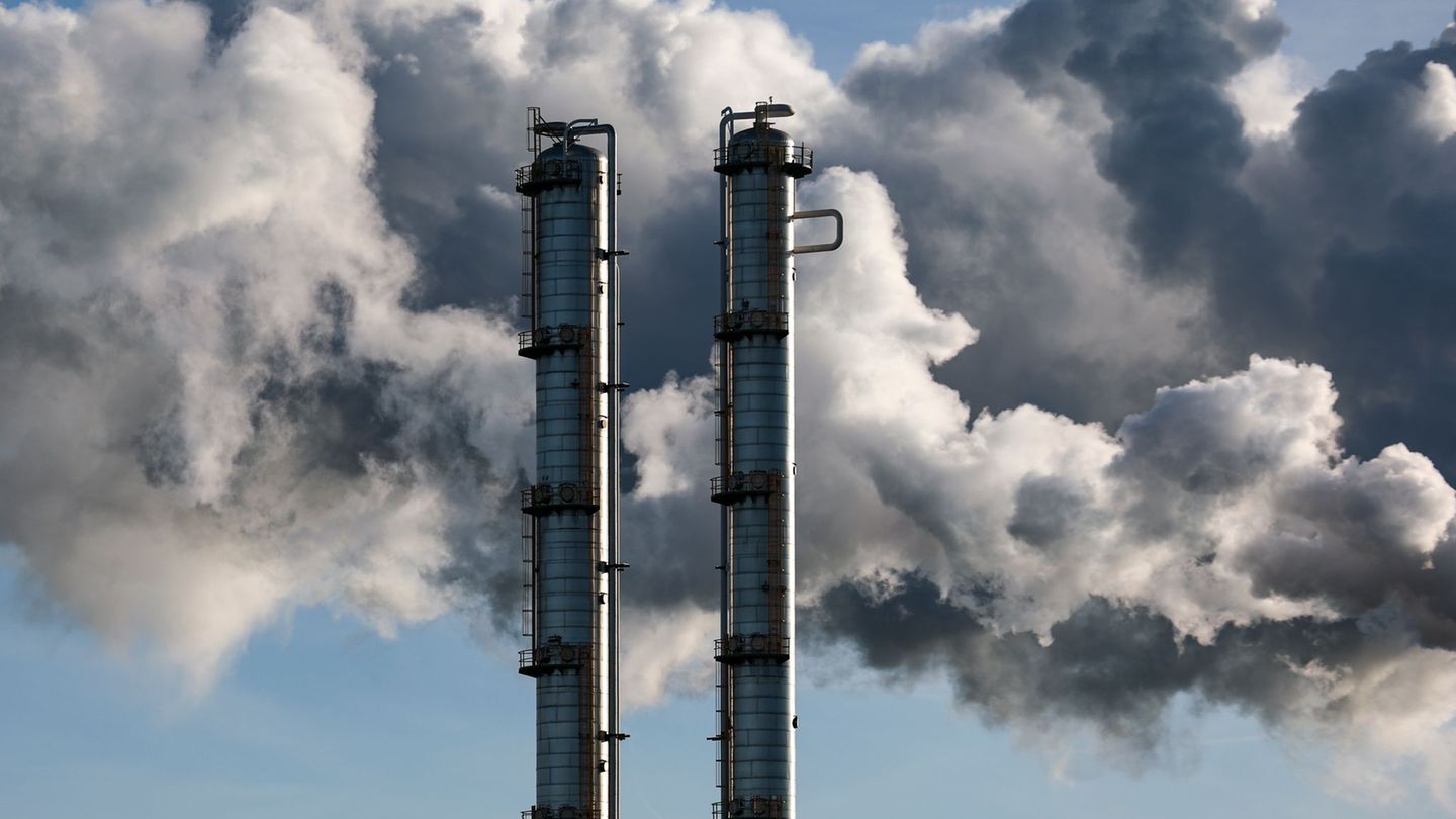 Gut jedes zweite der 100 umsatzstärksten Unternehmen in Deutschland machte von Januar bis September weniger Gewinn. (Symbolbild)