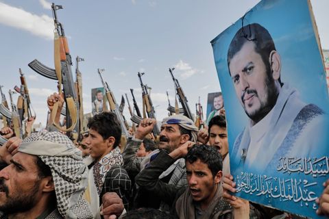 Der Anführer der Huthi-Miliz im Jemen droht Israel. (Archivbild) Foto: Osamah Abdulrahman/AP/dpa