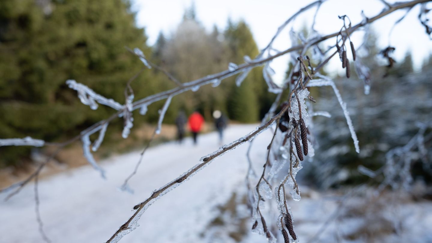 In Sachsen bleibt das Wetter winterlich. (Symbolbild) Foto: Sebastian Kahnert/dpa