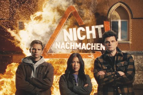 Mai Thi Nguyen-Kim, Fabian Köster (links) und Lutz van der Horst präsentieren die Neuauflage von "Nicht nachmachen!". Sie folgen Wigald Boning und Bernhard Hoëcker, was wohl mit der Hoffnung einhergeht, beim jungen Publikum anzukommen.