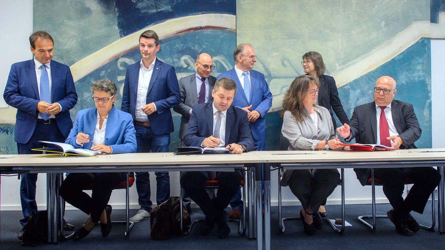 Vor etwas mehr als vier Jahren haben sich CDU, SPD und FDP in Sachsen-Anhalt auf eine Zusammenarbeit verständigt. (Archivbild) F