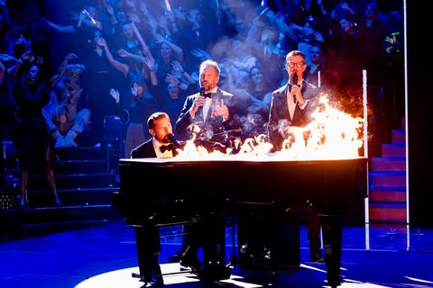 Sie singen das neue Jahr ein (von links): Klaas Heufer-Umlauf, Steven Gätjen und Joko Winterscheidt.