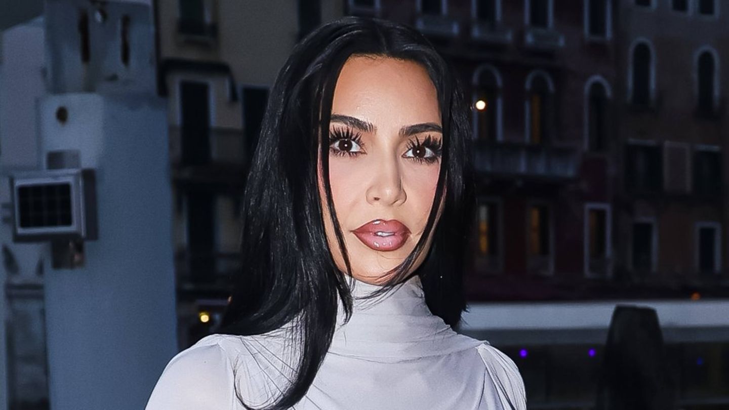 Weihnachten-Kim-Kardashian-hat-rger-mit-PETA-wegen-Welpengeschenken