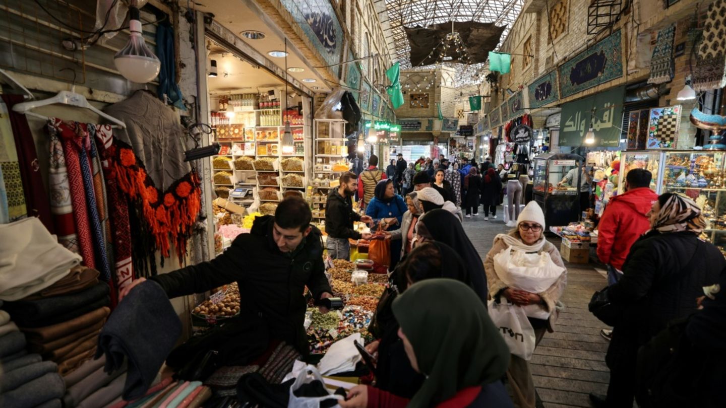 Iran: Händler schließen aus Protest gegen wirtschaftliche Probleme ihre Läden