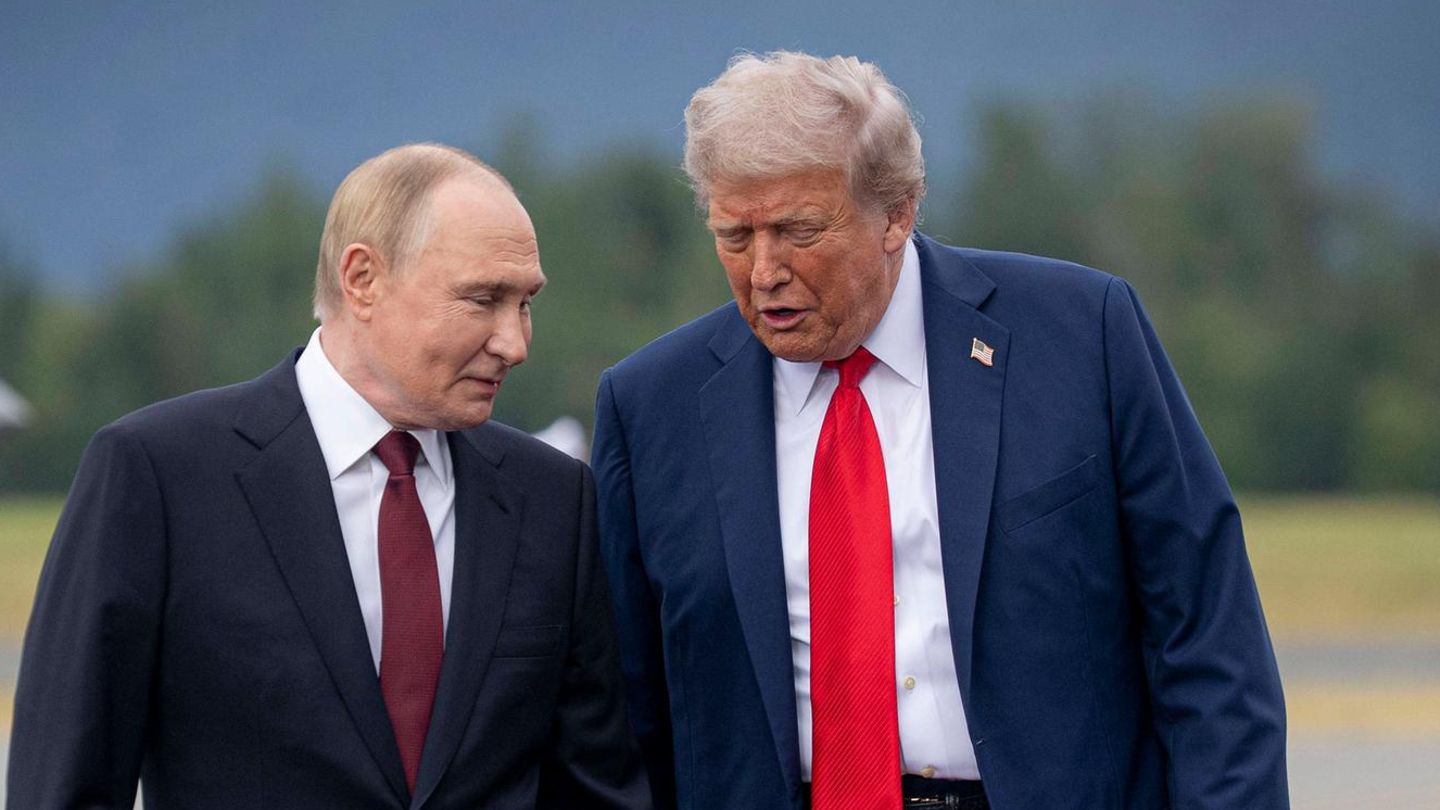 Wladimir Putin (l.) und Donald Trump